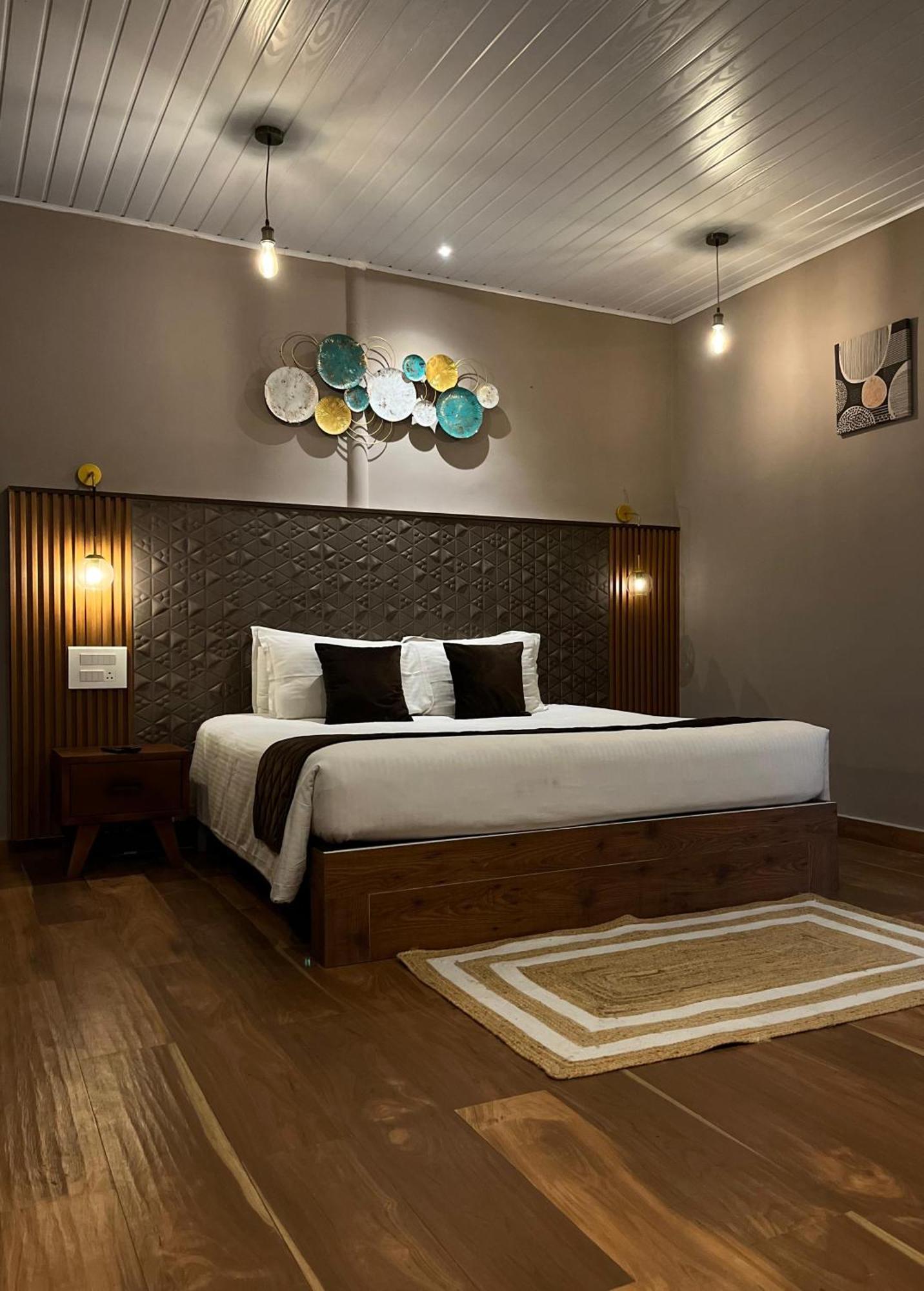 Misty Courtyard Resort Chinnakanal Exterior foto